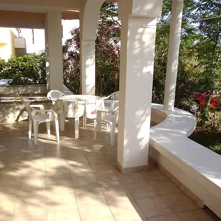 Apartment Kresimir Beauty With Shadow Trees And Parking Place *