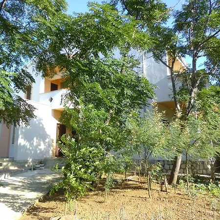 Apartment Kresimir Beauty With Shadow Trees And Parking Place *
