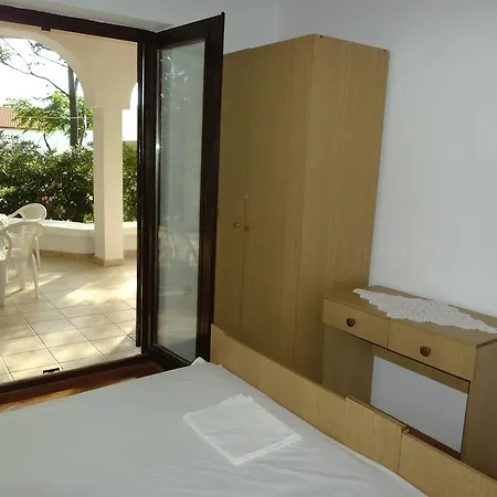 Apartament Kresimir Beauty With Shadow Trees And Parking Place