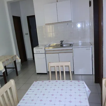 Kresimir Beauty With Shadow Trees And Parking Place * Pag Town