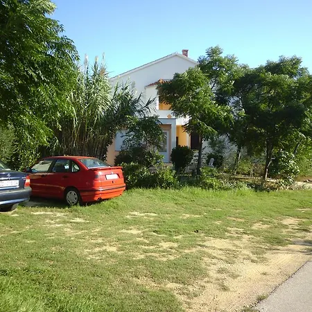 Apartament Kresimir Beauty With Shadow Trees And Parking Place