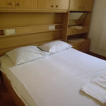 Kresimir Beauty With Shadow Trees And Parking Place Pag Town