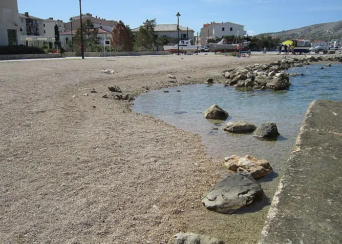 Appartement Kresimir Beauty With Shadow Trees And Parking Place Pag Town