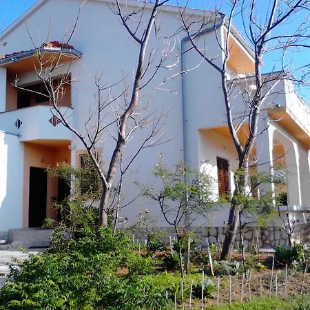 Kresimir Beauty With Shadow Trees And Parking Place דירה פג